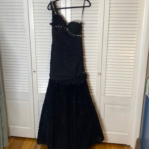 Riva Designs | NWT Black Ruffle One-Shoulder Ballgown | Size 10